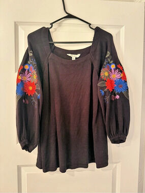 The Pioneer Woman Black Floral Embroidered Square Neck Pullover Sweater Tunic